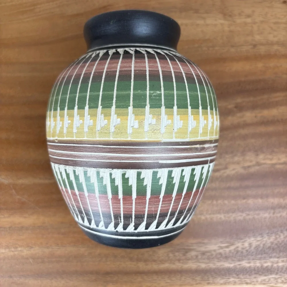 Vintage Southwest Studio‎ Pottery Vase 6 in – Hand Carves & Earthtone Banding